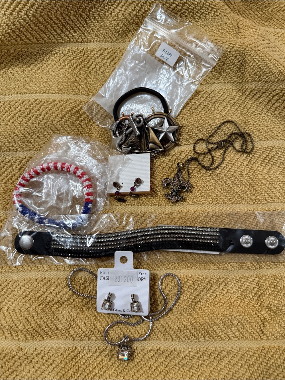 Lot of jewelry